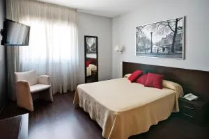 Hostal T4 - Paracuellos de Jarama