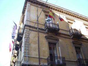 San Michele Inn hotel, 
Sicily, Italy.
The photo picture quality can be
variable. We apologize if the
quality is of an unacceptable
level.