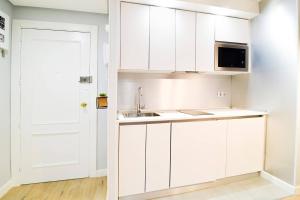 Apartment in Cava Baja Centre Madrid by Batuecas