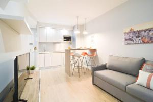Apartment in Cava Baja Centre Madrid by Batuecas