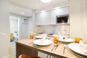 Apartment in Cava Baja Centre Madrid by Batuecas