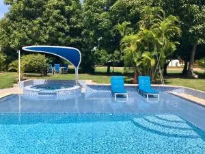 Casa Girardot Condominio El peñon 5 Habitaciones. - La Bolsa