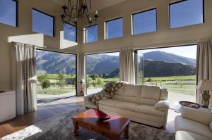 Gibbston House Boutique B&B