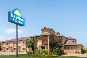 Days Inn & Suites by Wyndham Wichita - Mulvane