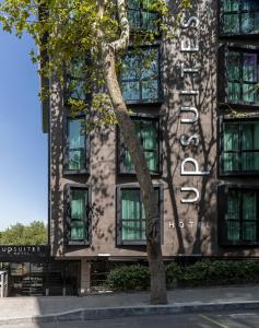 Upsuites Hotel