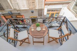 Leona Deluxe Apartments