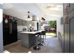 Modern, Chic 2BR Townhouse in Central Oxford - Pass the Keys