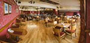 The Farnham Arms Hotel