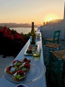 Zanart Maisonette Milos Greece