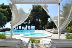 Entechnos Living Skiathos Greece