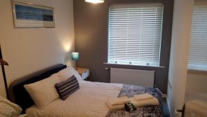 Contemporary Flat minutes from Airport & NEC
