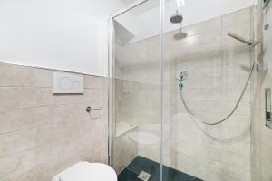 Peroni 8 Pax Brand New Apartment