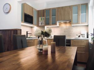 Golden GaPa Central Large Family Apartment 24