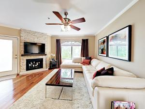 Two-Bedroom Apartment room in 4605 S Ocean Blvd Condo #C4