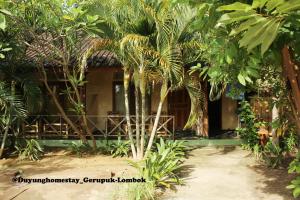 Duyung Rooms & Resto Gerupuk