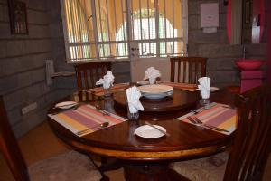 Tommys Airport Lounge