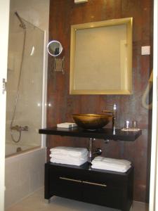 Suite room in Josefa D`Obidos Hotel