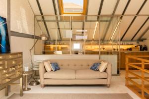 Romantic - Garden of Camellias