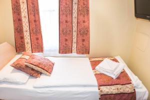 Economy Single Room room in Shakespeare Hotel