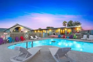 Hotel McCoy - Art, Coffee, Beer, Wine - Drexel Heights