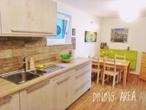 River Cave Apartment Slovenia 