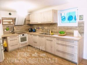 River Cave Apartment Slovenia 