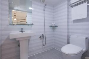 Phòng 2 Giường Đơn Với Phòng Tắm Riêng (Twin Room with Private Bathroom)