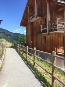 Appartements Duplex Familial a Vars, Chalets des Rennes : photos des chambres