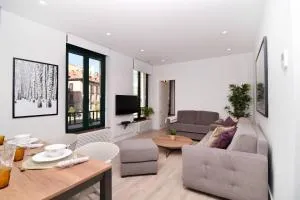 Five Windows to La Latina by Batuecas - Madrid