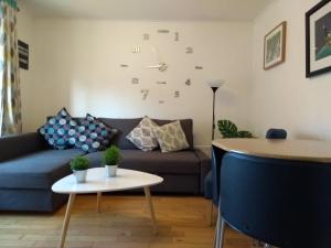 Very Central Location- Parking-3 Beds-2 Bedrooms