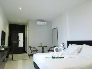 Azz Hotel
