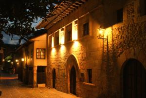 Calle del Cantón 24, 39330 Santillana del Mar, Cantabria, Spain.