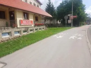 Motel Królowej Jadwigi - Obrazów