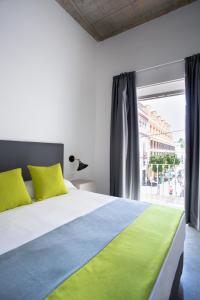 Double Room with Balcony room in La Puerta de Palacio