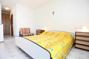 Studio with Balcony and Sea View room in Studio Marusici 1024a