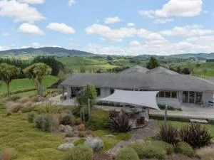 Above the River Karapiro Bed & Breakfast - Okoroire