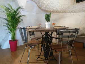 Appartements Les Gites des Chateaux, gites troglodytiques : photos des chambres