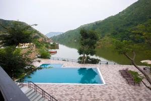 Via Lakhela Lakeview Resort & Spa