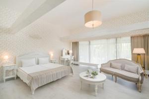 Superior Junior Suite room in Frigate Hotel