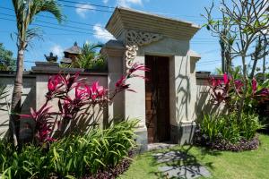 Phòng Giường Đôi Nhìn Ra Vườn (Double Room with Garden View)