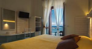 Double Room with Sea View room in La Sciabica