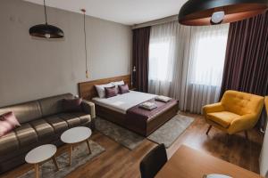 Central Plaza Apartments