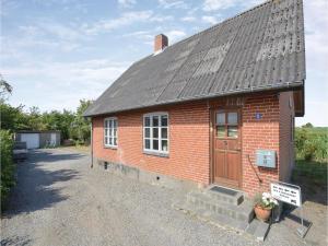 Four-Bedroom Holiday Home in Roslev