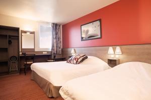 Hotels Ace Hotel Bourges : Chambre Quadruple (3 Adultes + 1 Enfant)