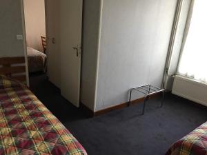 Hotels HOTEL Perreau : photos des chambres