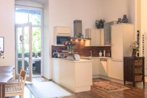 Spacious old town luxury apartment