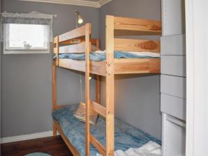 Three-Bedroom Holiday Home In Lottorp