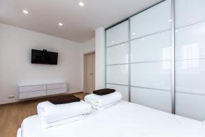 Під Голоском 8