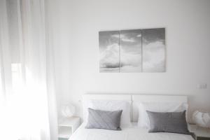 Large Double or Twin Room with Private Bathroom