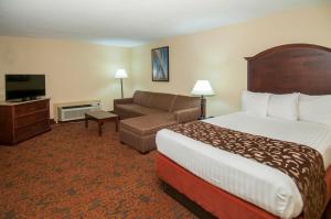 Executive Suite room in Governors Suites Hotel Oklahoma City Airport Area